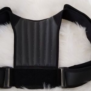 EmBrace Me(tm) posture corrector by Amantri(TM)